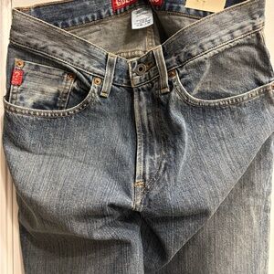 Vintage Guess Jeans
Model 106 Mens NWT
Size 29x32 Loose Fit Blue
Denim Deadstock
